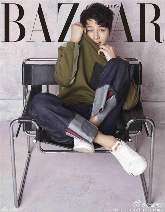 Đại úy Song Joong Ki lại hút hồn bởi vẻ điển trai trong loạt hình ảnh mới - Ảnh 1. Đại úy Song Joong Ki lại hút hồn bởi vẻ điển trai trong loạt hình ảnh mới - Ảnh 1.