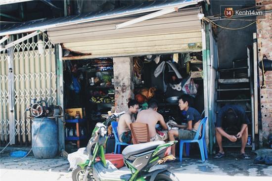 Những xóm trọ nghèo giữa trời 40 độ, hầm hập như cái lò thiêu! - Ảnh 13. Những xóm trọ nghèo giữa trời 40 độ, hầm hập như cái lò thiêu! - Ảnh 13.