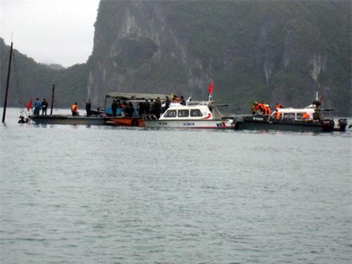 Những vụ chìm tàu du lịch đầy ám ảnh tại Việt Nam - Ảnh 4. Những vụ chìm tàu du lịch đầy ám ảnh tại Việt Nam - Ảnh 4.