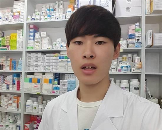 Chang duoc si lam video hai huoc noi tieng xu Han hinh anh 1