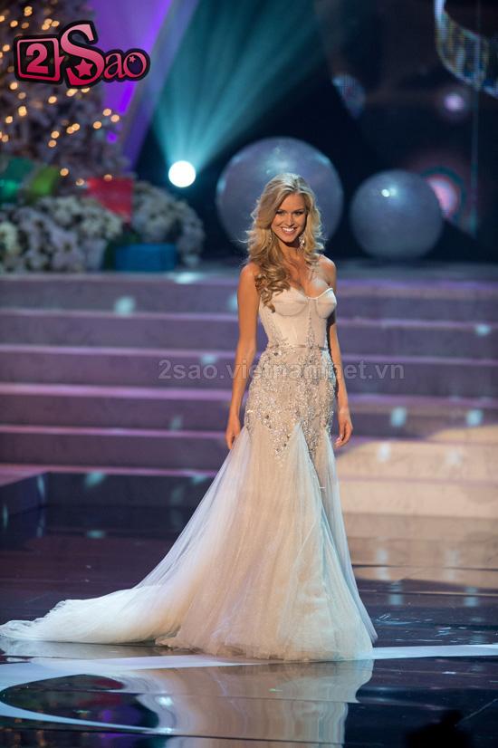 Top 10 Miss Universe 2012 long lay sang trong trong trang phuc da hoi