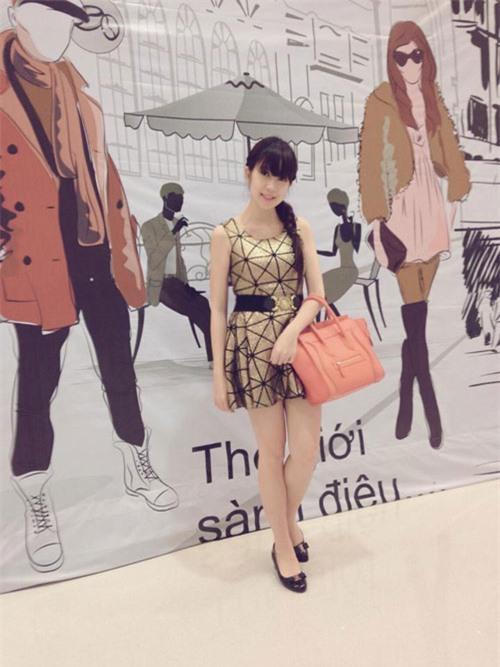 Phong cách thời trang trẻ trung của vợ yêu Lý Hải