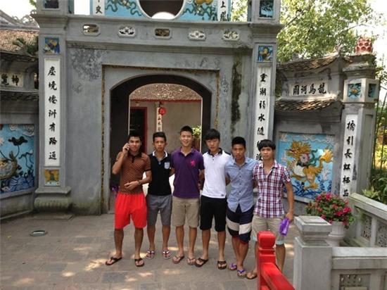 Các cầu thủ U19 Việt Nam thăm thú Hà Nội 4 Các cầu thủ U19 Việt Nam thăm thú Hà Nội 4