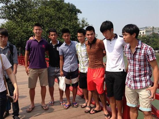 Các cầu thủ U19 Việt Nam thăm thú Hà Nội 6 Các cầu thủ U19 Việt Nam thăm thú Hà Nội 6