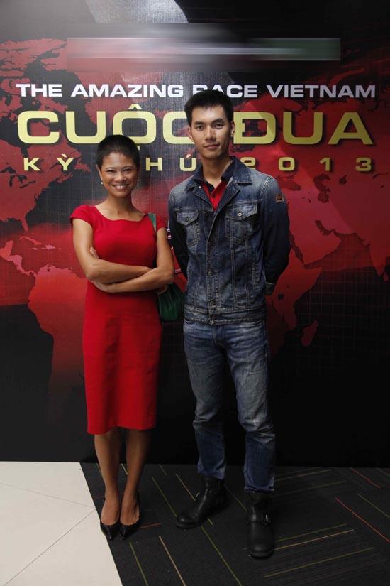 Nhan Phúc Vinh nói gì về thái độ căng thẳng trong Cuộc đua kỳ thú 2013? tro choi truyen hinh Nhan phuc vinh ha ri va tien dat game show diep lam anh Nhan Phúc Vinh nói gì về thái độ căng thẳng trong Cuộc đua kỳ thú 2013? 6