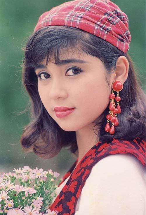 Việt Trinh đẹp xinh đa phong cách theo thời gian - 4