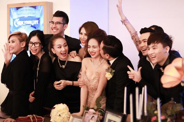 Dạ tiệc cưới đậm chất điện ảnh của Victor Vũ và Đinh Ngọc Diệp