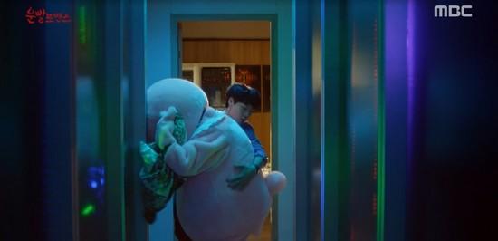 Lucky Romance: Cười 'té ghế' với màn đụng độ của cặp đôi 'trái dấu'