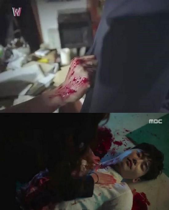 7 khoảnh khắc “đốn tim” khán giả của Lee Jong Suk  - Ảnh 7.