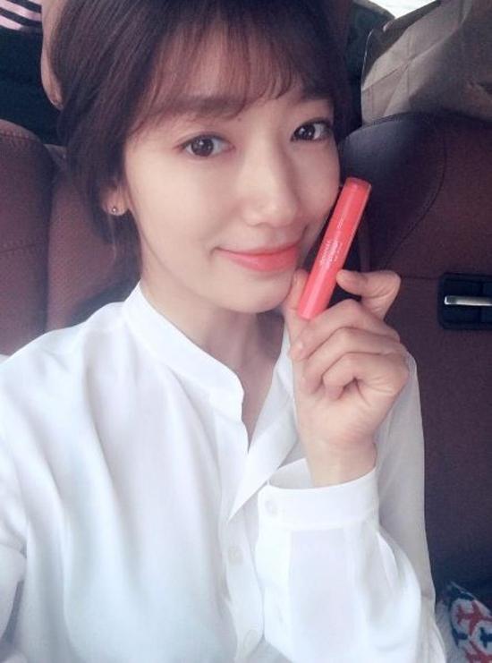 Son môi và phấn nước rẻ tiền bỗng đắt như tôm tươi nhờ Park Shin Hye trong Doctors