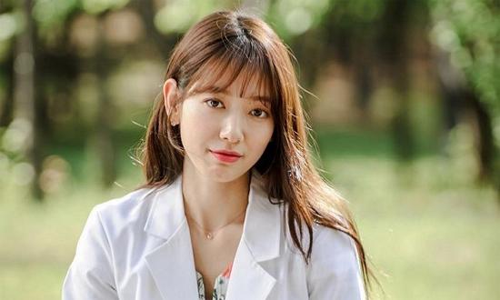Son môi và phấn nước rẻ tiền bỗng đắt như tôm tươi nhờ Park Shin Hye trong Doctors
