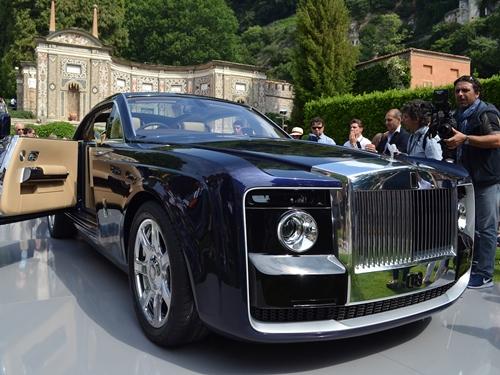 Rolls-Royce Sweptail đắt nhất thế giới lần đầu xuống phố - 2sao