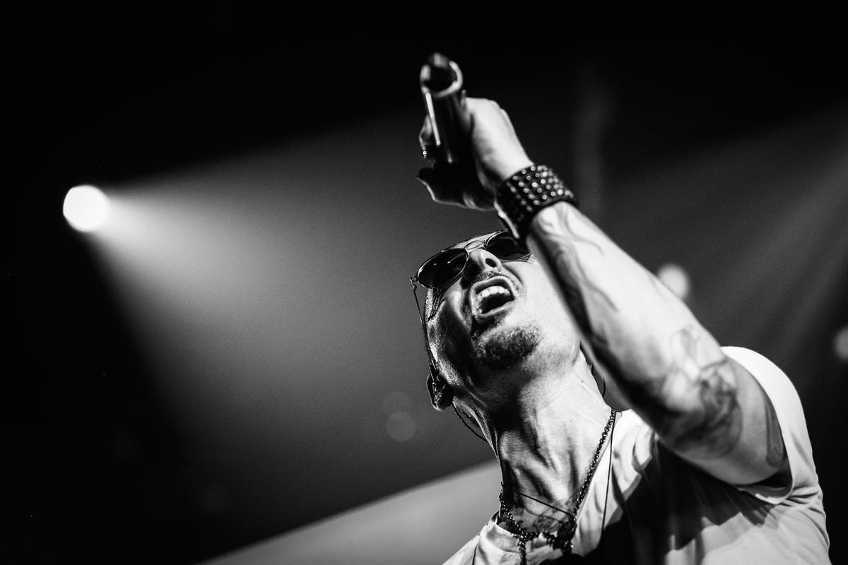 Chester Bennington nhóm Linkin Park ca khúc để đời -2