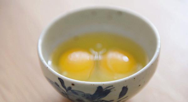 5 phút có ngay món trứng ốp ăn kèm bánh mì ngon mê ly-1