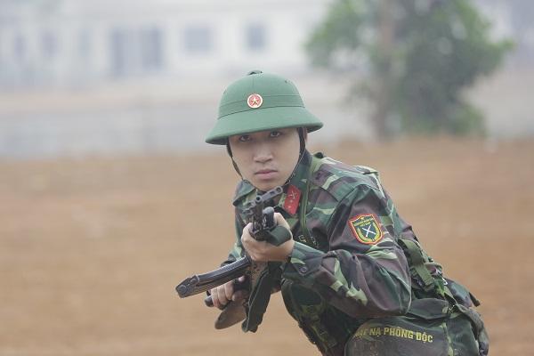 Khắc Việt 'cười không ngậm được miệng' khi xem đàn em đi khom trong quân ngũ-1