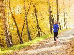Mùa thu tới rồi, 7 lý do sau đây sẽ 'ủn' bạn quen dần thói quen chạy bộ