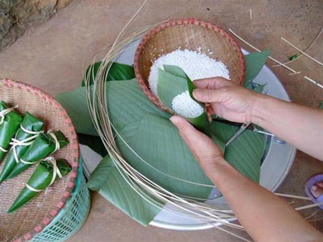 Bánh Cóoc mò là món ăn đặc sản thôn quê tại Thái Nguyên