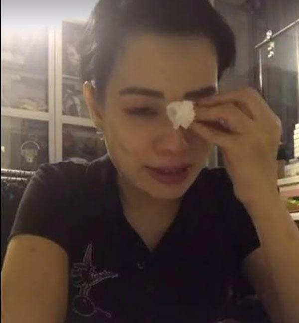 Vợ Xuân Bắc bất ngờ livestream khóc trên trang cá nhân-1
