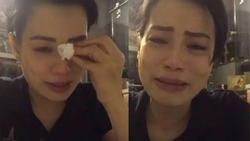 Vợ Xuân Bắc bất ngờ livestream khóc trên trang cá nhân
