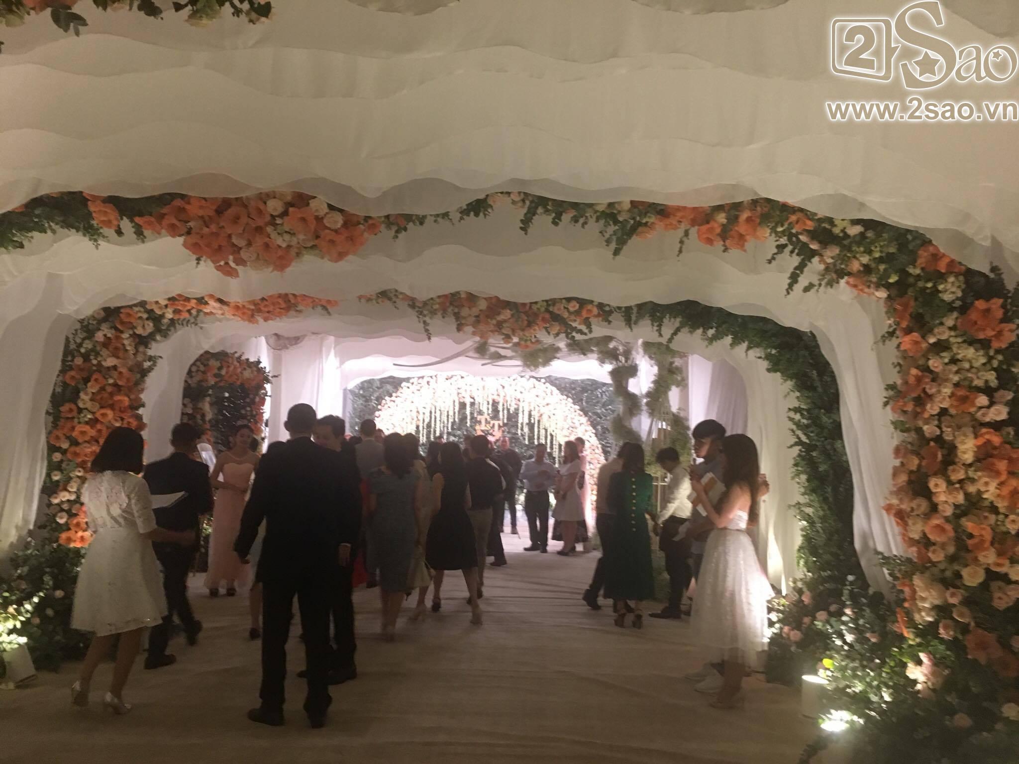 Không gian tiệc cưới hoành tráng của hoa hậu Đặng Thu Thảo-3