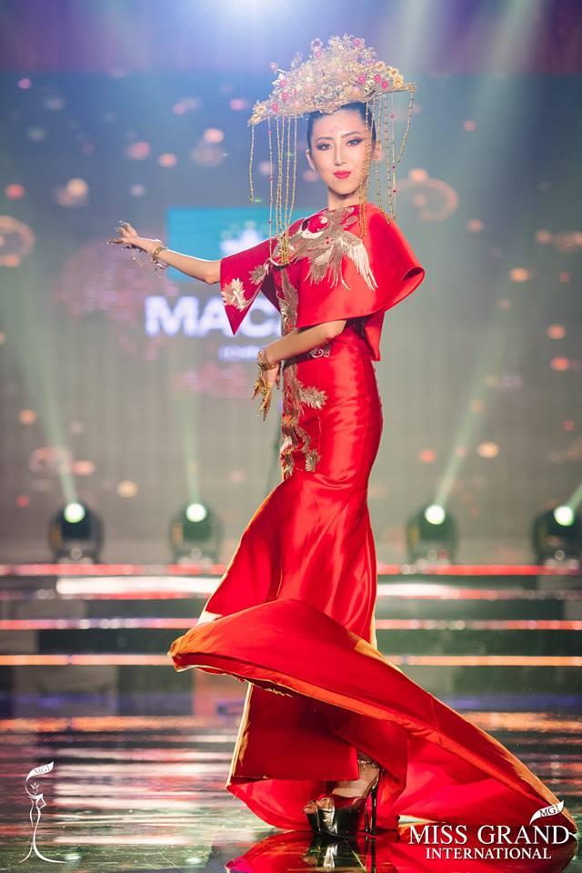 Top 10 trang phục truyền thống đẹp nhất tại đêm trình diễn Quốc phục Miss Grand International 2017-7