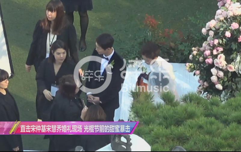 Song Joong Ki và Song Hye Kyo xuất hiện tại lễ đường-1