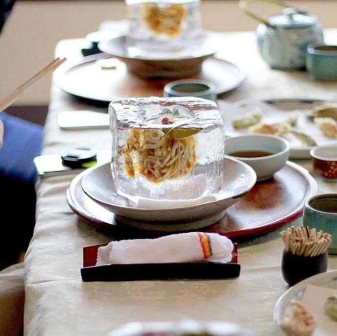 Lạ chưa từng có: Món mì trong băng ngon tê răng ở Nhật-5