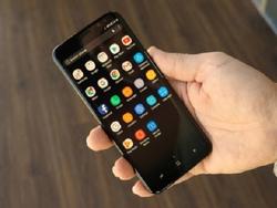 Samsung sẽ ra mắt smartphone bí ẩn với màn hình nhỏ?