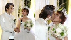 Cô dâu Khởi My hôn chú rể Kelvin Khánh say đắm trong đám cưới