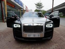 Rolls Royce Ghost 30 tỷ rao bán trên vỉa hè Hà Nội