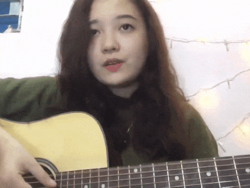 Nữ sinh Huế khiến người nghe 'lịm tim' khi cover cực ngọt bài thơ 'Sóng' của Xuân Quỳnh
