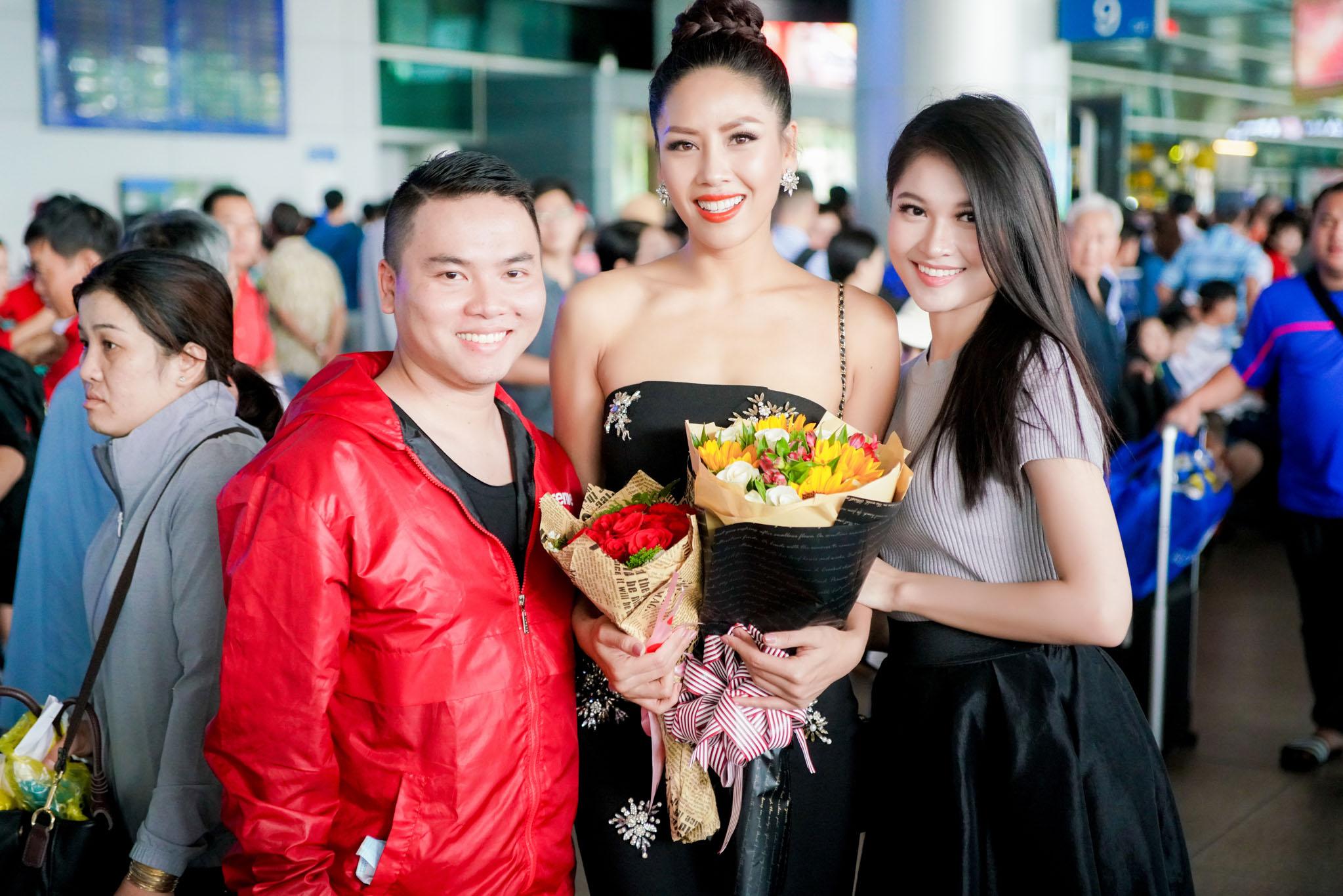 Nguyễn Thị Loan rạng rỡ ngày trở về trong vòng tay fans từ cuộc thi Miss Universe-5