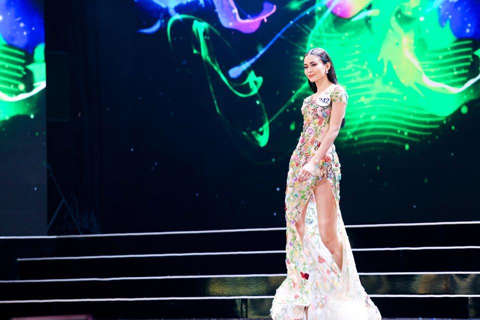 Vượt mặt Hoàng Thùy, Mâu Thủy dẫn đầu xếp hạng Best catwalk tại Miss Universe Vietnam-6