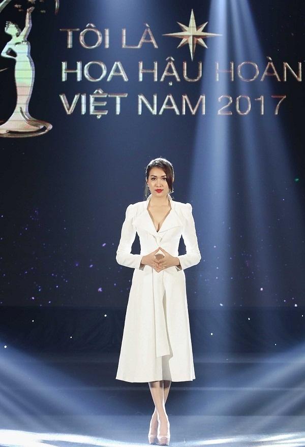 Hoa hậu Hoàn vũ Việt Nam và những trận chiến nảy lửa