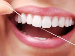 Thói quen dùng tăm xỉa răng gây hại thế nào