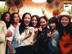 Sao Hàn 11/1: Dàn mỹ nhân Hàn quy tụ tại tiệc sinh nhật người đẹp 'Hương mùa hè' Son Ye Jin