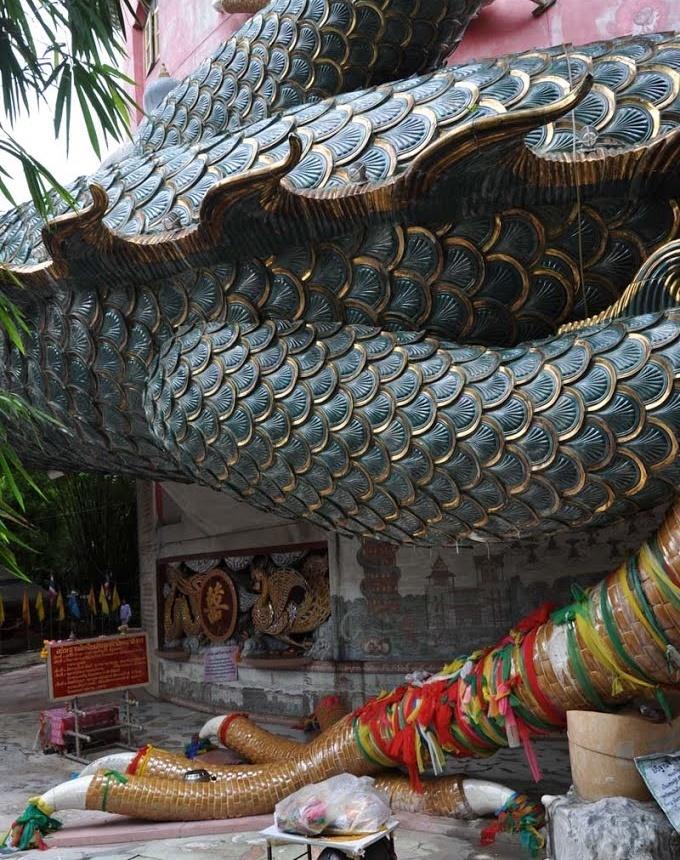 Ngôi đền rồng uốn lượn độc đáo ở Thái Lan-3