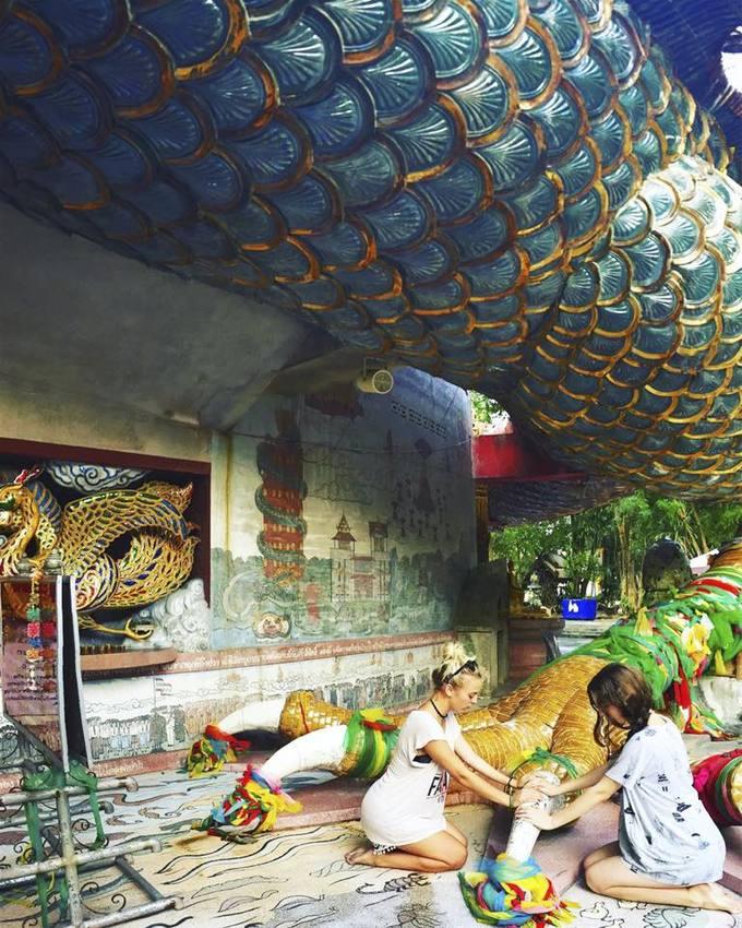 Ngôi đền rồng uốn lượn độc đáo ở Thái Lan-7