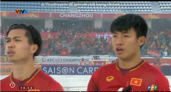 U23 Việt Nam hát quốc ca trong mưa tuyết-1