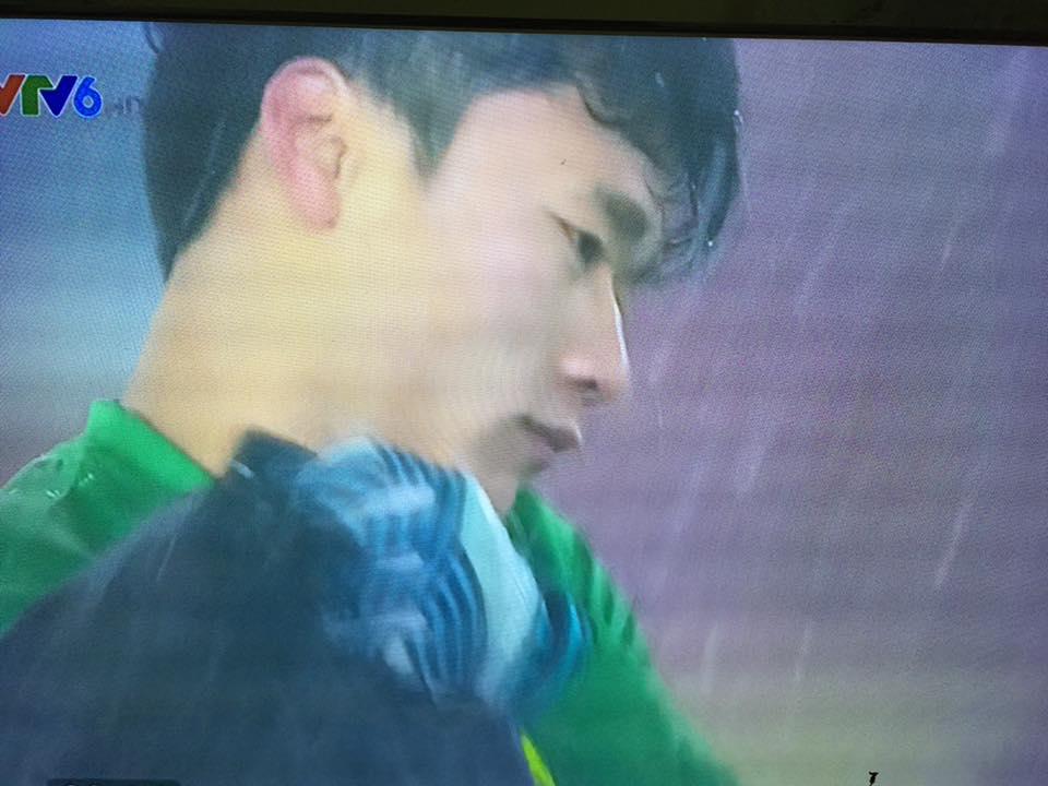 Quang Hải và các chàng trai U23 rơi nước mắt vì lỡ một nhịp chạm tay vào Cup U23 Châu Á-2