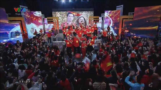 Nghệ sĩ Việt hát mừng chiến thắng của U23 Việt Nam trên sóng truyền hình-1