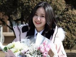 Sao Hàn 8/2: Sao nhí 'Gia đình là số 1' Jin Ji Hee xinh ngất ngây trong lễ tốt nghiệp