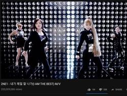 Tan rã hơn 1 năm, 2NE1 mới có MV 200 triệu view đầu tiên trong sự nghiệp