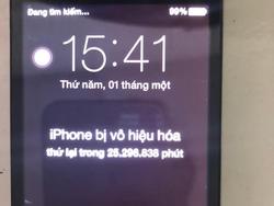 Một phụ nữ ở Nha Trang phải đợi 48 năm để... mở khóa iPhone