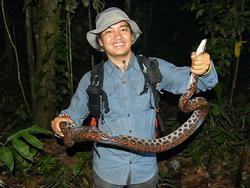 Chàng trai Việt đi vòng quanh thế giới đã tới rừng rậm Amazon