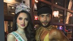 KHOẢNH KHẮC HIẾM: Hoa hậu Hương Giang Idol đọ sắc với 'thánh nam catwalk' Philippines