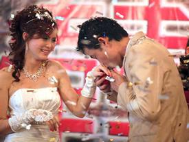 Ba lần kết hôn cùng những lời có cánh của Hiệp Gà Ba lần kết hôn cùng những lời có cánh của Hiệp Gà