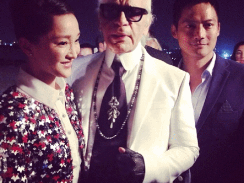 Những lần Lý Nhã Kỳ, G-Dragon và dàn sao thế giới có cơ hội đứng chung 1 khung hình với 'ông hoàng Chanel' Karl Lagerfeld Những lần Lý Nhã Kỳ, G-Dragon và dàn sao thế giới có cơ hội đứng chung 1 khung hình với 'ông hoàng Chanel' Karl Lagerfeld