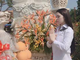 Nhà chức trách công bố Thư Dung bị bắt khi đang bán dâm, Á hậu đăng ảnh đi chùa: 'Giúp người là đức. Chịu thiệt là phúc' Nhà chức trách công bố Thư Dung bị bắt khi đang bán dâm, Á hậu đăng ảnh đi chùa: 'Giúp người là đức. Chịu thiệt là phúc'
