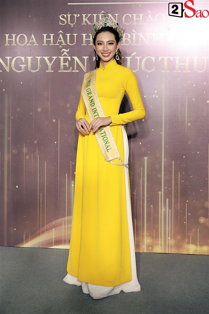 Mẹ đẻ hoa hậu Thùy Tiên bắt xe ôm về giữa sự kiện của con-1